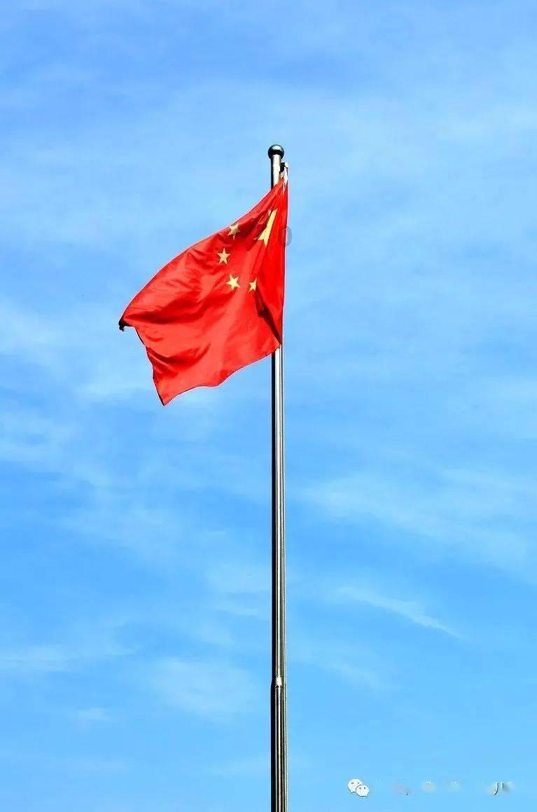 为什么要求普通职工需要有点缺点，比如爱财？游戏画面